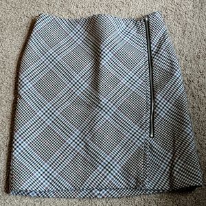 Flirty White House Black Market Skirt